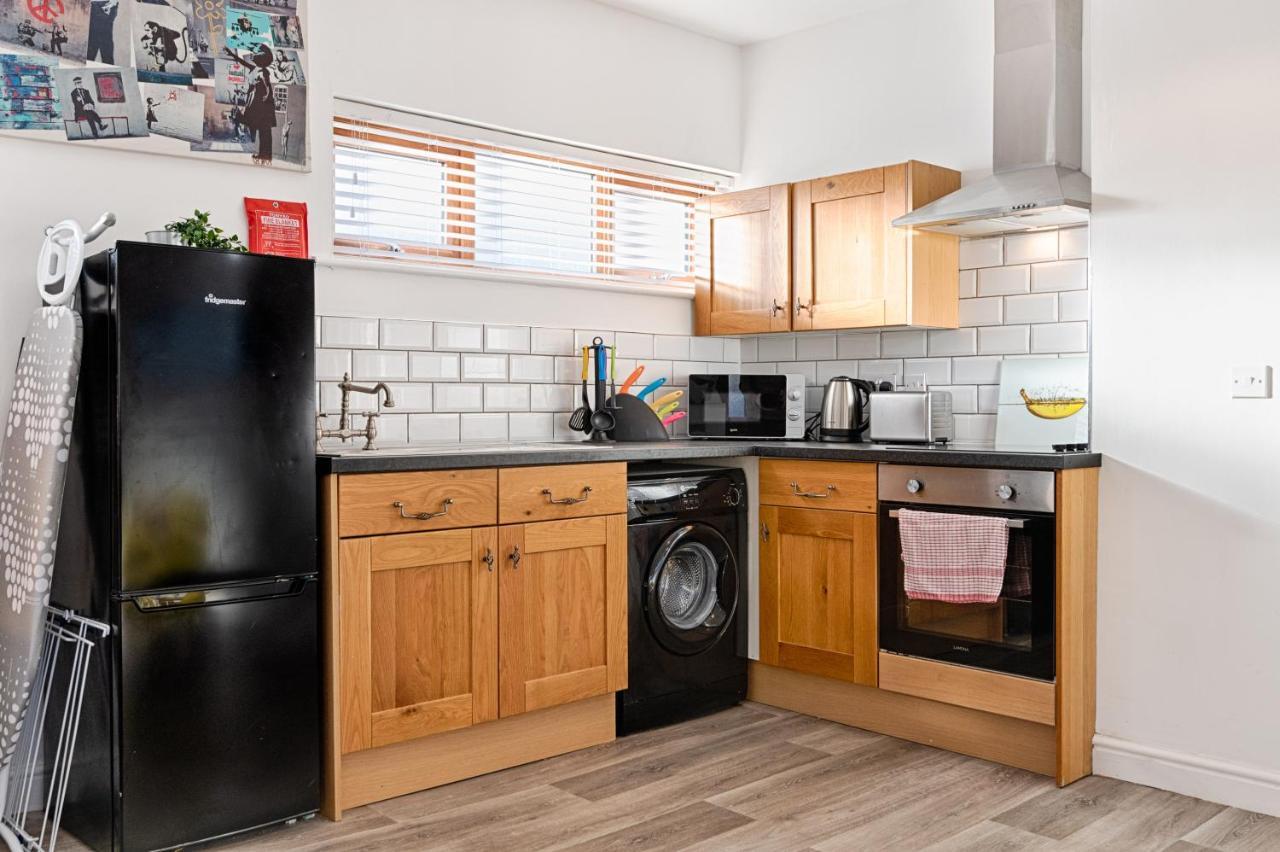 En-Suite, Parking, Fully Equipped Kitchen! Swansea Exteriör bild
